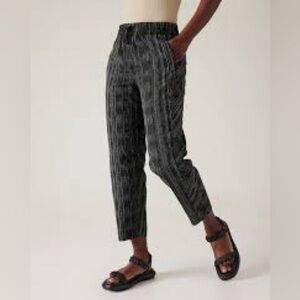 Athleta Amara Pants Black White Textured Stripe Pull-On Ankle Tapered Size 2